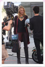 组图：布莱克-莱弗利现身片场潮装抢眼