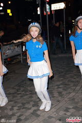 组图：Crayon Pop戴头盔现身握手会 大跳热舞