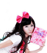 组图：韩小薰洋装写真造型曝光 东方芭比楚楚动人