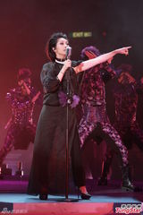 高清图：众巨星撑场雷颂德个唱 杨千嬅蕾丝诱惑