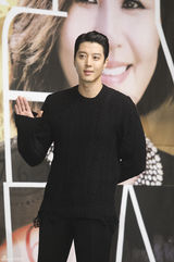 独家高清：尹恩惠撑新剧发布 郑容和李东健撞脸