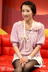 幻灯图：李念自曝与男友恩爱 李欣汝保剑锋录节目