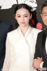 组图：刘德华苗侨伟两虎合体 姚晨白衣亮相