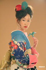 组图：王菀之10月首开个唱 穿和服演绎狂野