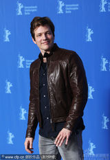 幻灯图集：《潜水艇》记者会 女主角成熟干练