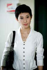 组图：《谁来伺候妈》塑造女企业家 侯角华丽绽放