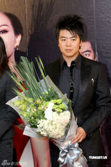 高清图：宋祖英高贵亮相发布会 周董朗朗波切利助阵