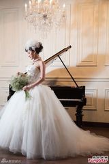 组图：蒋家旻穿婚纱拍广告 望新剧角色破格上位