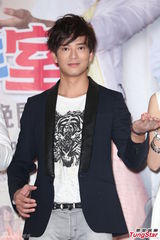 组图：陈晓东自曝新恋情 维持2个月即腰斩