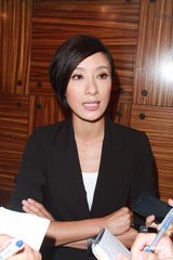 组图：TVB众星出席饭局 罗仲谦无袖上阵大秀肌肉