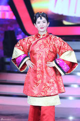 组图：百变大咖秀王祖蓝反串韦唯谢娜扮秀禾