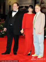 组图：《黑马》首映 布莱尔带初生儿子走红毯