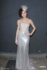 组图：胡定欣亮相婚纱秀恨嫁着急找男友