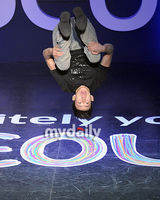 组图：原2PM成员朴宰范参加活动 大秀精彩街舞