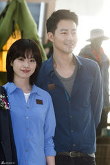 高清组图：赵仁成携韩孝珠出席活动笑靥如花