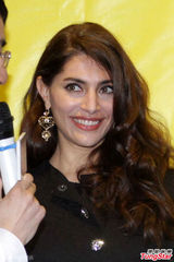 组图：邦女郎加盟《小飞猪》渴望异国恋