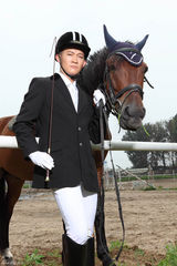 组图：杨志刚骑士造型写真展多面风采