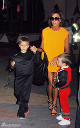 组图：辣妹哄小七扮鬼脸 御姐弃臭脸女王范不再