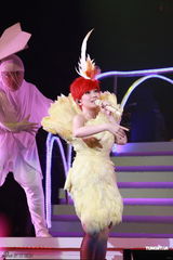 组图：梁静茹香港红馆个唱落幕 造型百变气氛热