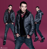 组图：郑恺服饰代言冬装大片 彰显型帅潮男本色