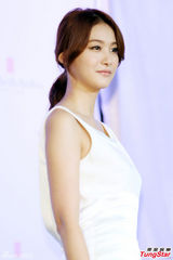 组图：韩星柳仁英赴台代言 望与周杰伦合作