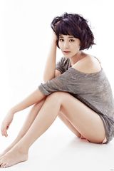 组图：海陆最新写真 香肩微露娇艳靓丽