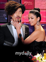 组图：韩MBC台广播演艺奖颁奖 《我是歌手》大赢