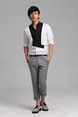 组图：成毅时尚写真曝光 温文尔雅展轻熟男魅力