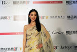 组图：王丽坤获最佳风尚女演员 优雅飘逸