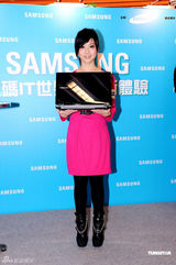 组图：邓紫棋出席开幕礼 将推新碟心情紧张