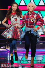 组图：SISTAR19性感热舞《M Countdown》夺冠