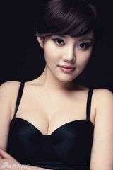 组图：徐冬冬拍黑色蕾丝内衣写真秀性感唯美