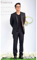 组图：李秉宪李珉廷大婚甜蜜互送吻 群星道贺