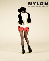 高清图：徐仁英圣诞概念写真 秀个性可爱时尚