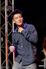 组图：陈冠希现身京城任表演嘉宾 艳照门曾一度迷失