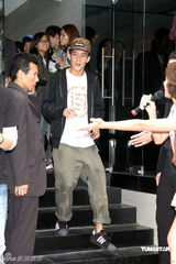 幻灯：陈冠希台北开店六月复出 称不知Lucas是谁