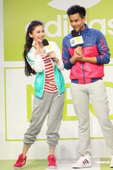 组图：Angelababy与彭于晏运动装活力十足