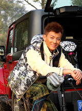 组图：演员是安户外杂志大片回归自然