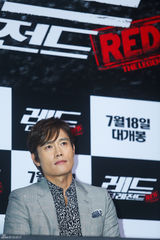 高清图：李秉宪首尔宣传《赤焰战场》一人撑场