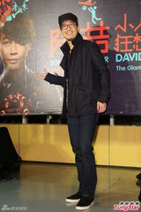 组图：陶喆与辣妹热舞互摸 谢霆锋帅气现身飙歌