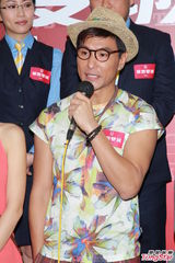 组图：陈茵媺为戏愿泳衣上阵 与家人吃饭过冬至节