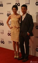 组图：《GQ》庆典 型男邢佳栋携娇俏蒙亭宜亮相