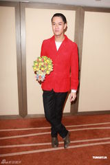 组图：东亚群星贺岁送祝福 任贤齐等拍摄贺年照