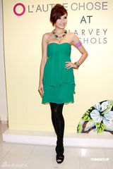 幻灯图：江若琳印花裙清新优雅 赵硕之爆乳情感抢镜