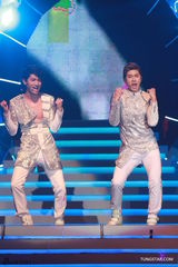 组图：亚洲流行音乐节开幕 古巨基东方神起献唱