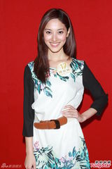 组图：候选港姐20强职业装亮相 郑裕玲亲授秘技