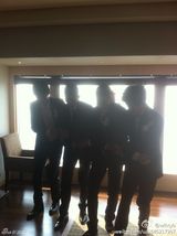 组图：林丹携伴郎团迎亲受阻 携手大跳四小天鹅