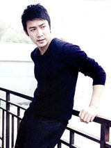 陆毅蓄须演绎杂志大片 成熟潮男气质温暖