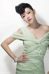 高清图：小S丁春诚写真曝光 诠释幸福夫妻带小孩