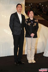 组图：张国荣纪念展揭幕 唐鹤德现身怀念哥哥